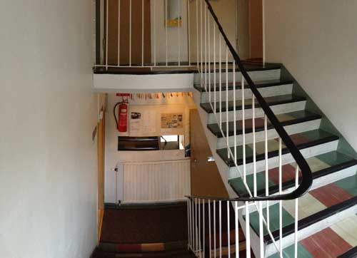 Escaleras de subida al piso superior