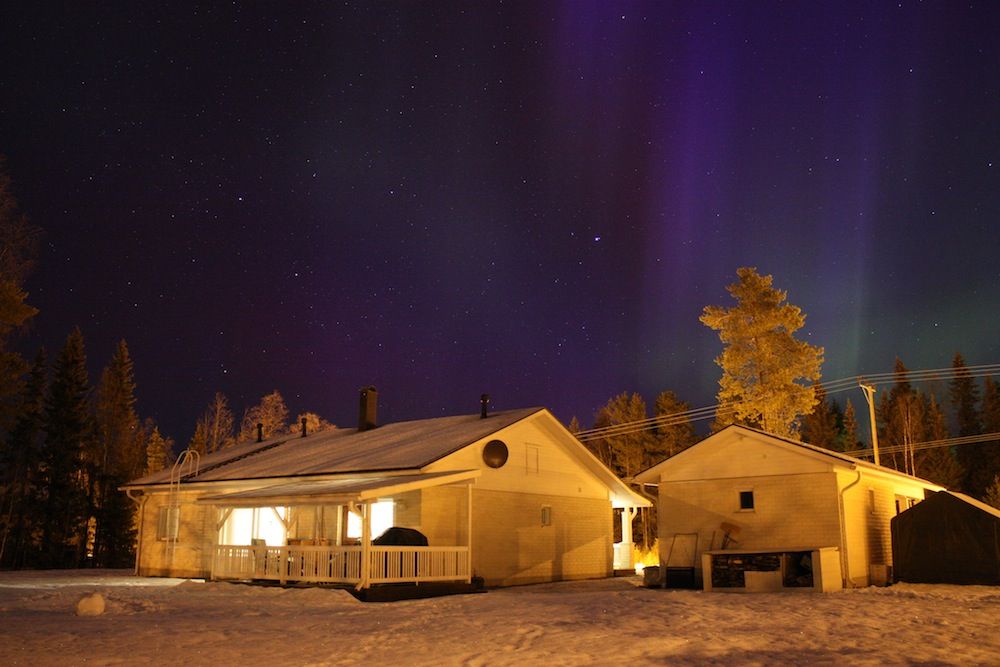 Durmiendo bajo las auoras boreales. Rovaniemi. Foto: Julián Amorrich