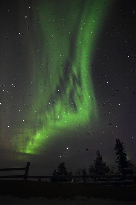 Auora boreal en Saariselkä, Laponia, Finlandia