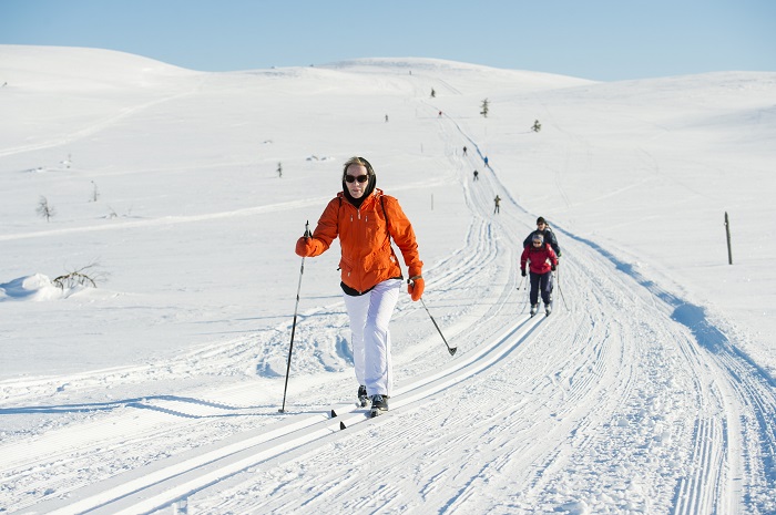 Practicando el esquí de fondo podemos recorrer lugares maravillosos y salvajes