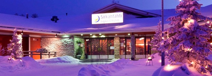 Entrada principal del hotel Sirkantähti en Levi
