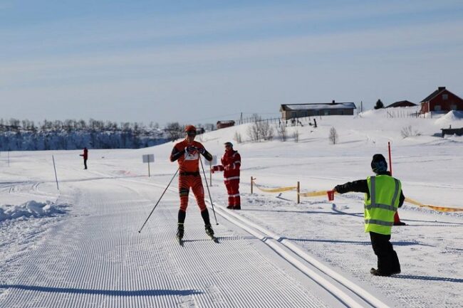 Durante-una-carrera-de-esquí-nordico-en-Enontekiö-Saami-Ski-Race-Marathon_fotoTimoLeppänen-EnontekiöLapland