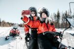 Excursiones con moto de nieve en Laponia