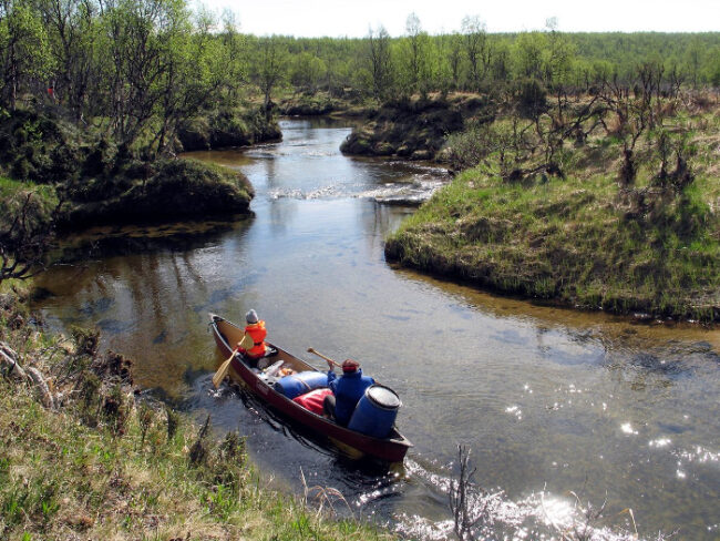 Entre-Junio-y-Septiembre-es-la-mejor-época-para-navegar-por-los-ríos-de-Enontekiö_fotoEnontekiöLapland