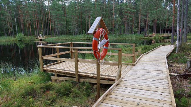 Camino-accesible-en-Evo-y-espacio-para-pescar_fotoKatjaGranskog-NationalParks