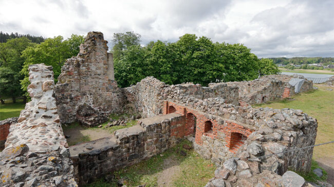 Ruinas-del-castillo-del-Obispo-de-Kuusisto_fotoJussiHelimaki-NationalParks