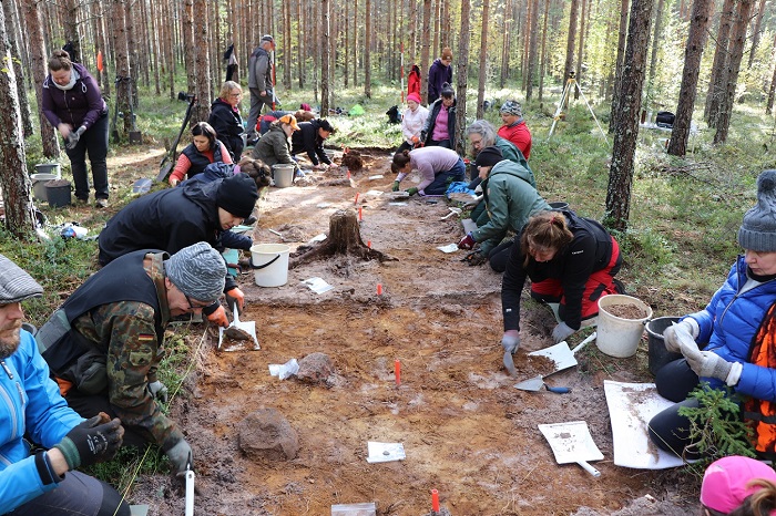 Excavación-en-Kirkkokangas-cerca-de-la-ciudad-de-Oulu_fotoTVäisänen-Kalmistopiiri